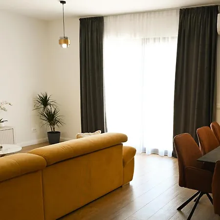 빌라 Modern House With Pool & Indoor Heated Jacuzzi Vlasnovic