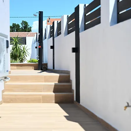 Modern House With Pool & Indoor Heated Jacuzzi 빌라 *