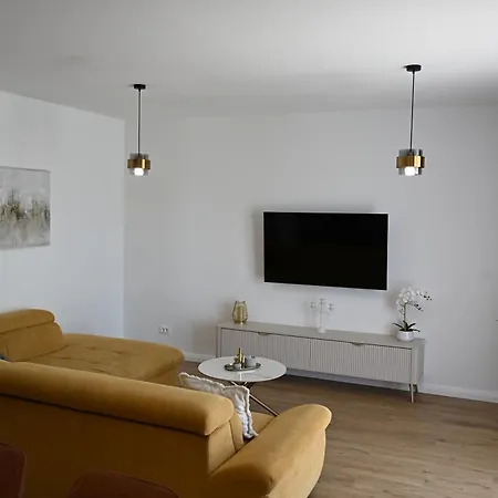 Modern House With Pool & Indoor Heated Jacuzzi Vlasnovic