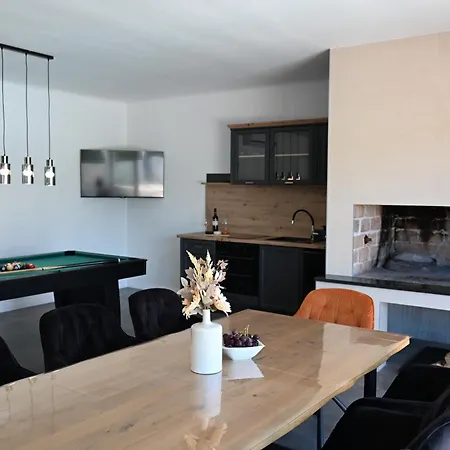 빌라 Modern House With Pool & Indoor Heated Jacuzzi
